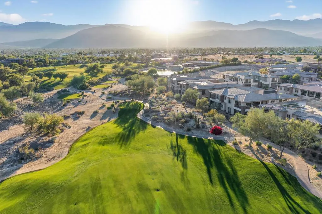 1102 Retreat Circle, Palm Desert, California 92260 home-pic-59